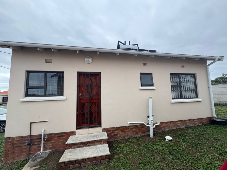 2 Bedroom Property for Sale in Cove Rock Eastern Cape
